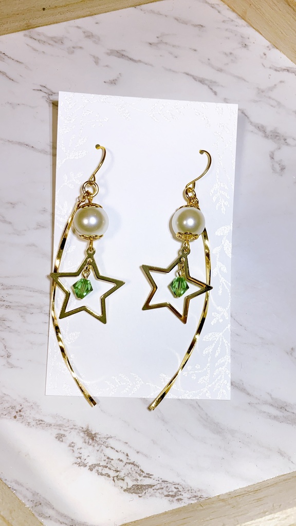 セーラースターズ 太陽系戦士 セーラークリスタルモチーフ スワロフスキーピアス