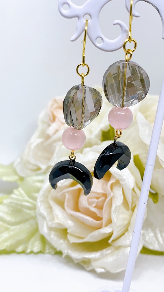 セーラームーン プリンセス・セレニティ ブラック・レディ モチーフピアス