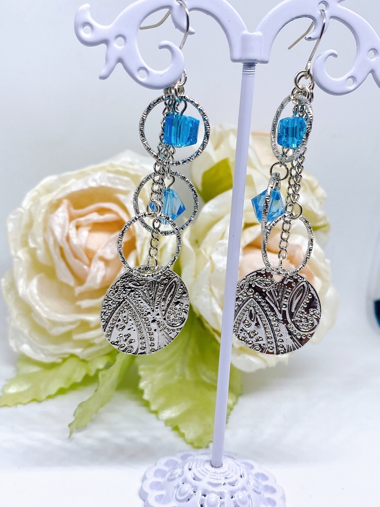 呪術廻戦 五条悟 モチーフピアス