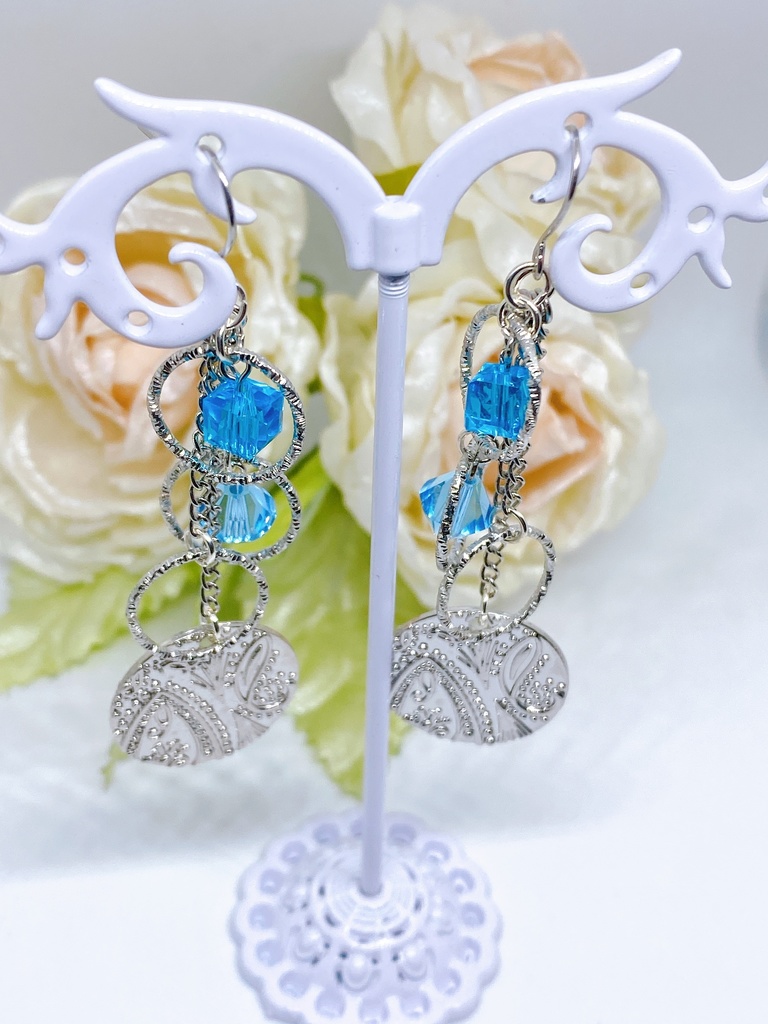 呪術廻戦 五条悟 モチーフピアス