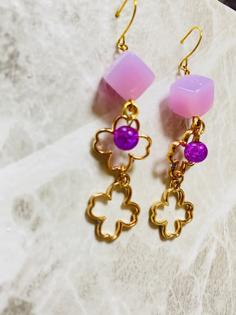 ウマ娘プリティダービー スペシャルウィーク モチーフピアスorイヤリング