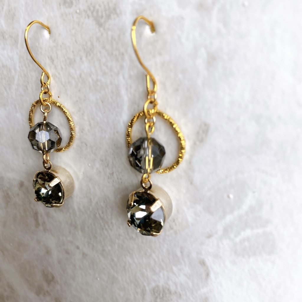 呪術廻戦 最強コンビ 五条悟&夏油傑 スワロフスキー使用 モチーフピアスorイヤリング