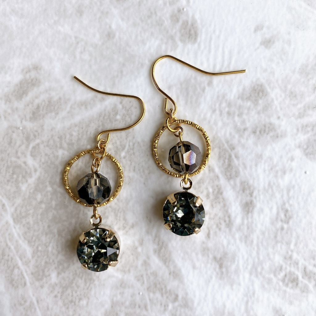 呪術廻戦 最強コンビ 五条悟&夏油傑 スワロフスキー使用 モチーフピアスorイヤリング