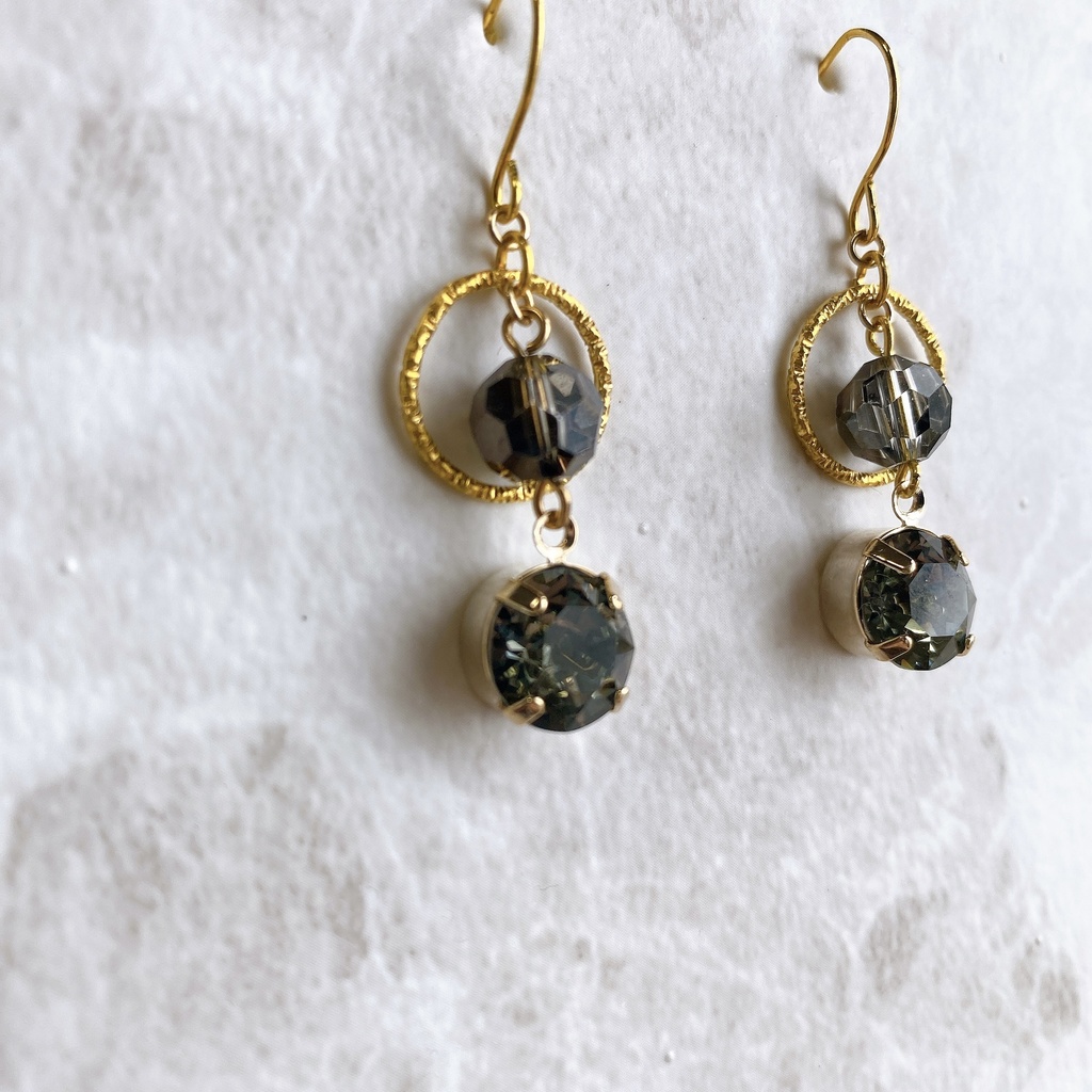 呪術廻戦 最強コンビ 五条悟&夏油傑 スワロフスキー使用 モチーフピアスorイヤリング