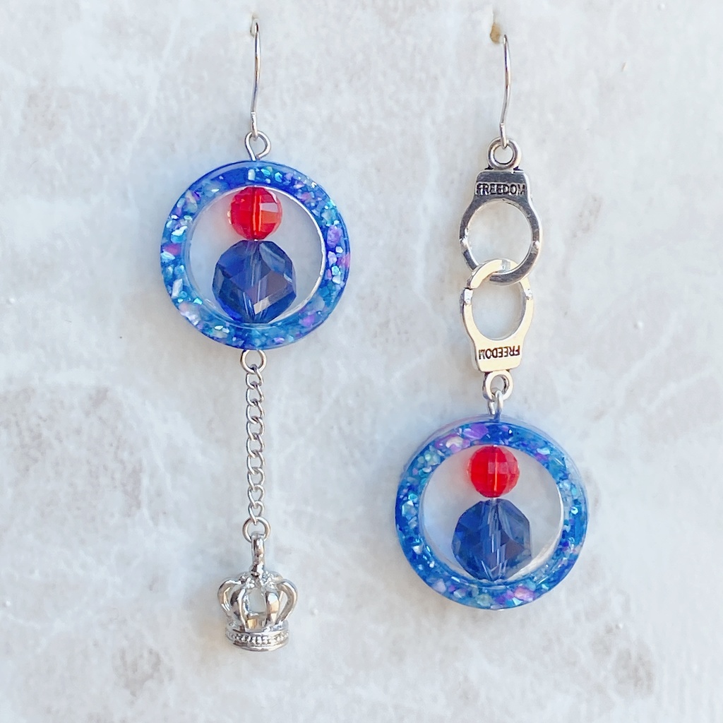 名探偵コナン 緋色組 モチーフピアスorイヤリング