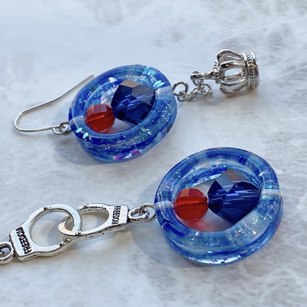 名探偵コナン 緋色組 モチーフピアスorイヤリング