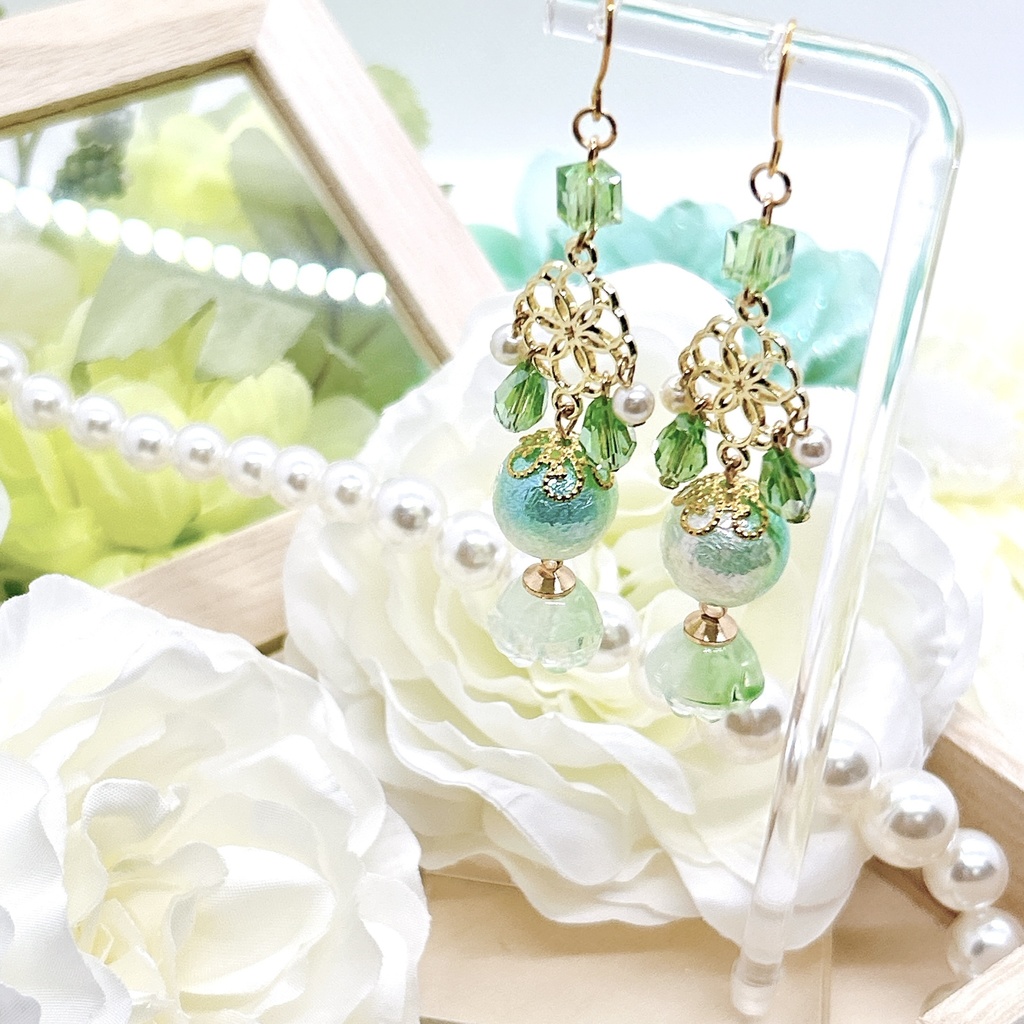 No.641 ハンドメイド ピアス イヤリング ルリハコベ - アクセサリー ...