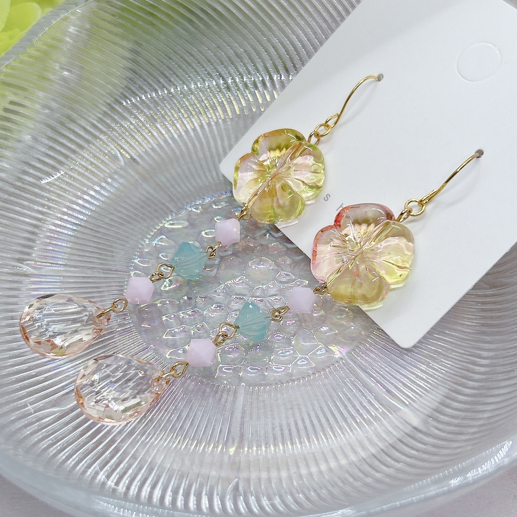 鬼滅の刃 甘露寺蜜璃 モチーフピアスorイヤリング