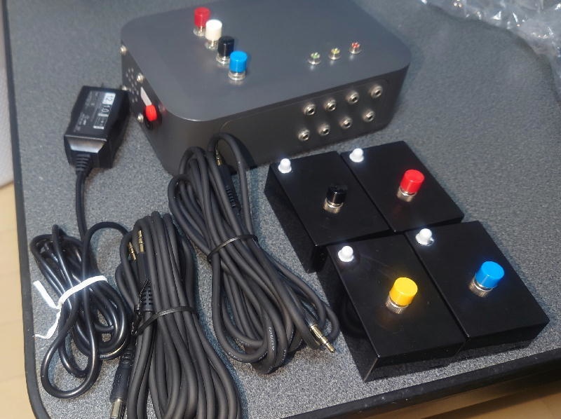 早押し機(正誤判定機能・込み／３着まで／最大８人、○×音基盤自作)