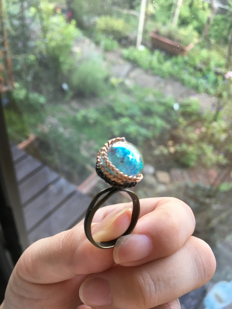 『壊れかけた いのりの指輪』