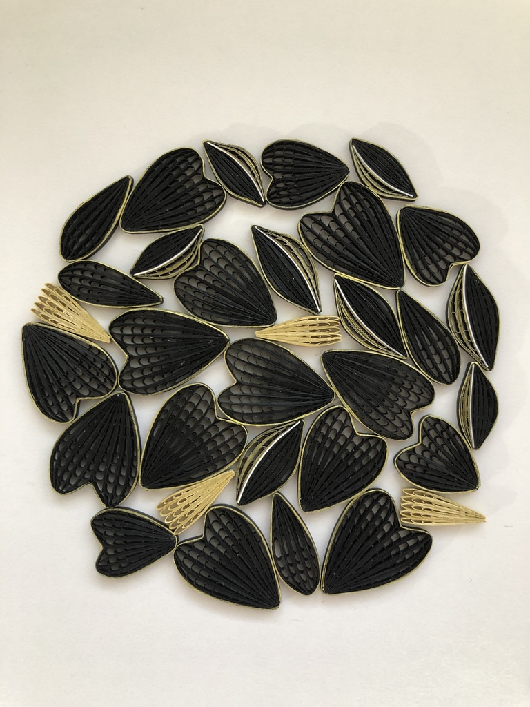 椿のイヤリング