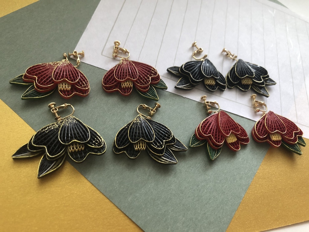 椿のイヤリング