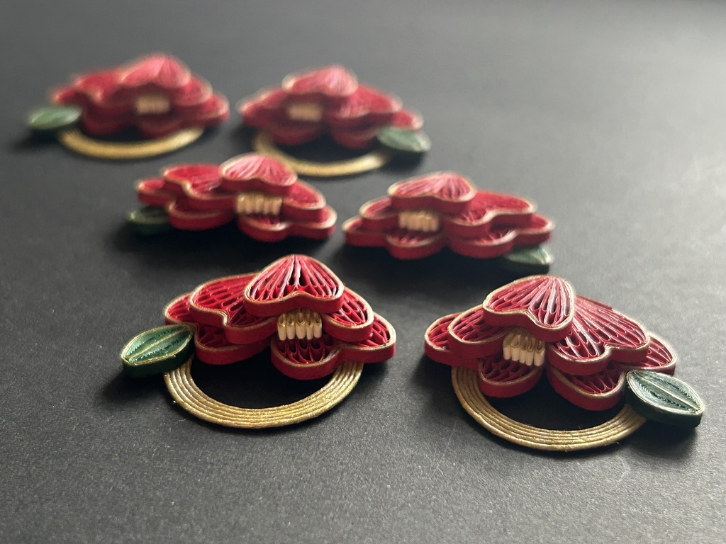 椿のイヤリング・イヤークリップ