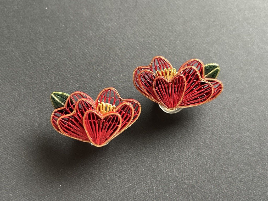 椿のイヤリング・イヤークリップ