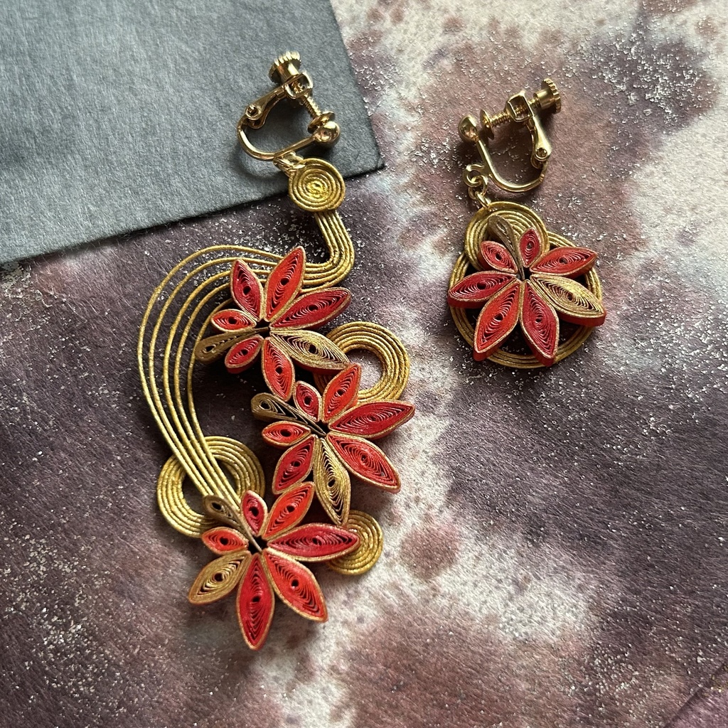 紅葉のイヤリング（アシンメトリー）