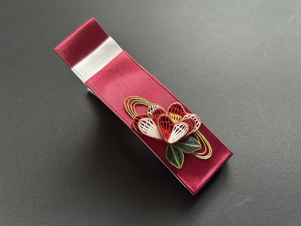 椿のヘアクリップ