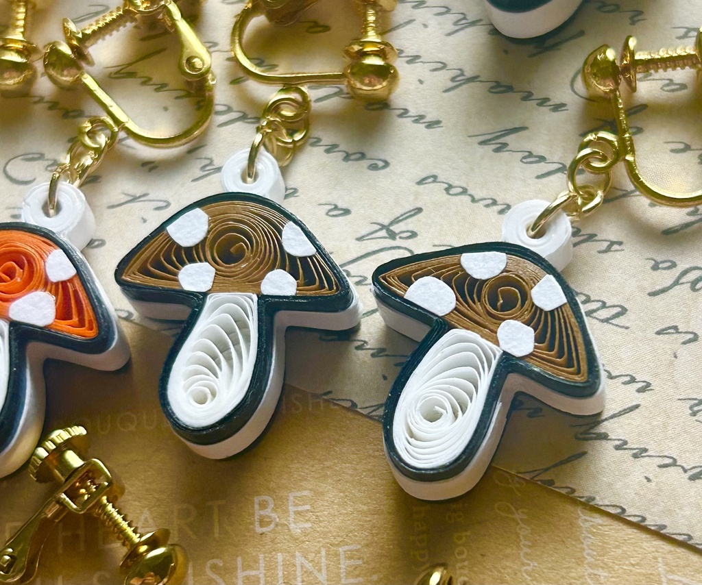 キノコのアクセサリー8色