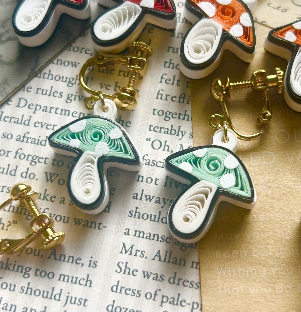 キノコのアクセサリー8色
