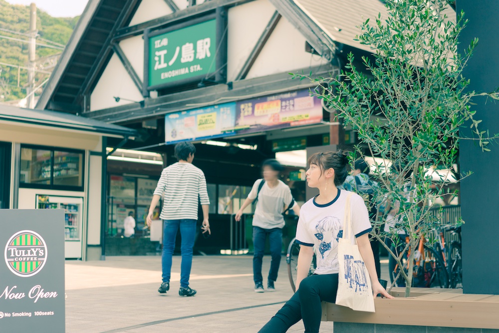 融解する世界Tシャツ