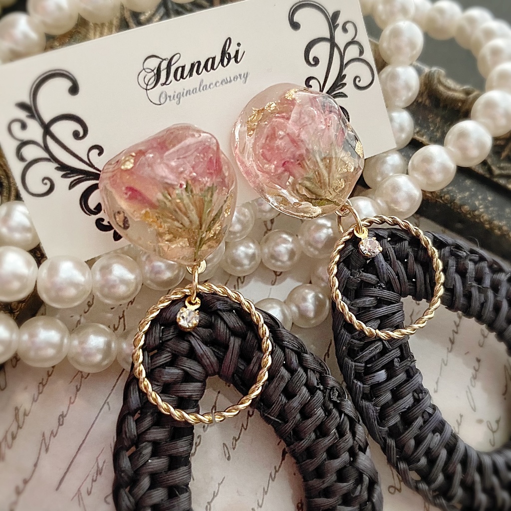 大ぶりブラックラタン*スターチスピアス/イヤリング