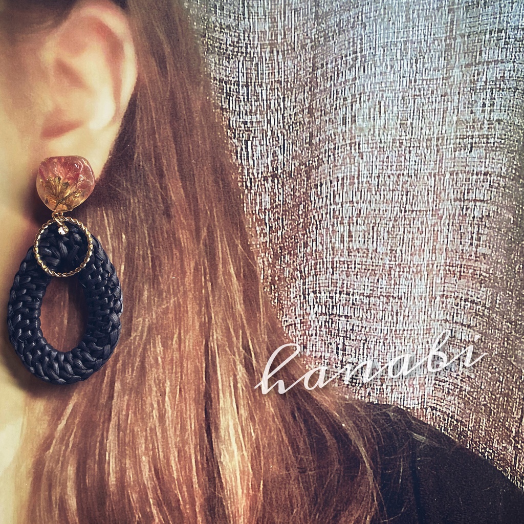 大ぶりブラックラタン*スターチスピアス/イヤリング