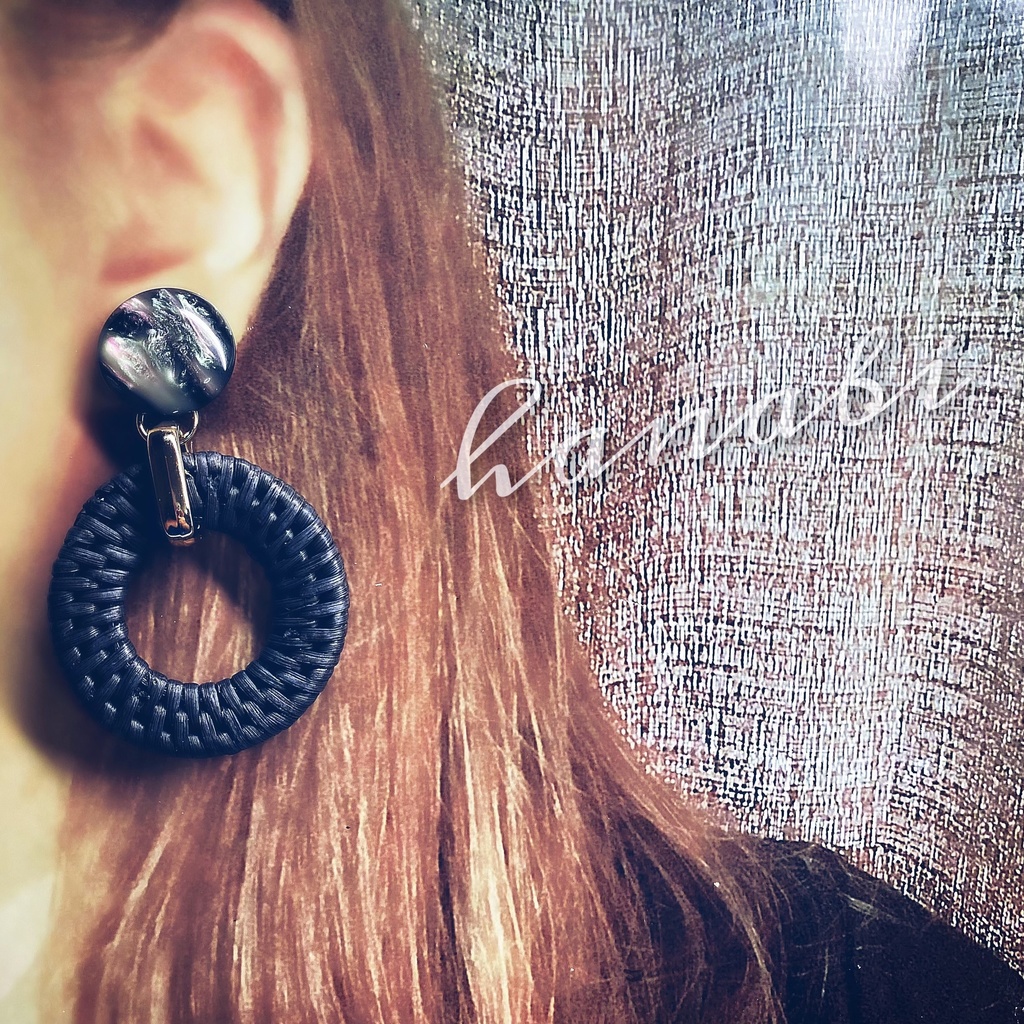 大ぶり*ブラックラタンピアス/イヤリング