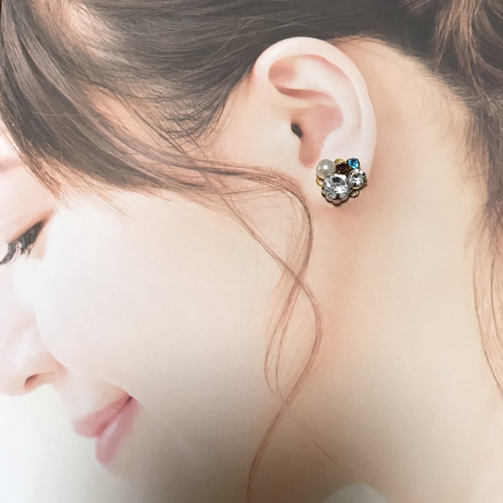 送料無料⭐︎紫と水色のビジューピアス
