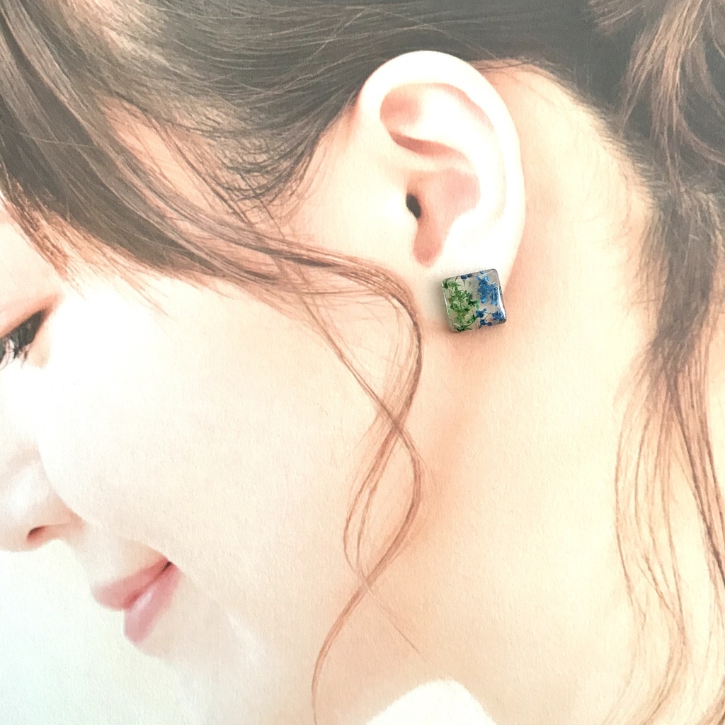 緑と青のドライフラワーピアス