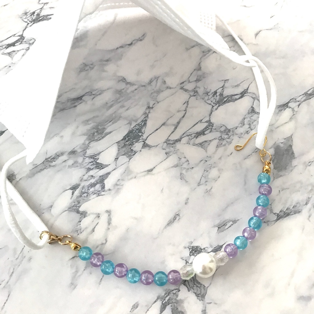 送料込み⭐︎水色と紫のビーズとパールのマスク留め