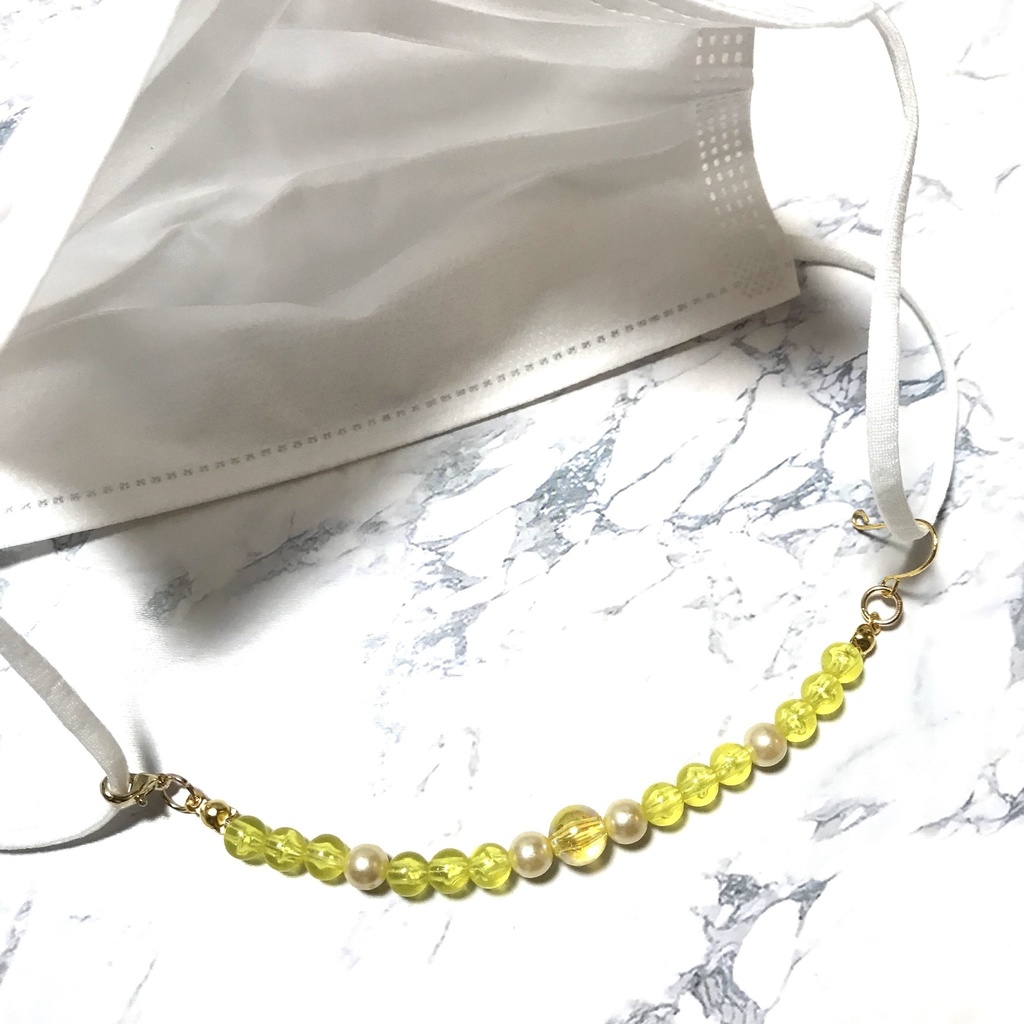 送料込み⭐︎黄色ビーズとパールのマスク留め