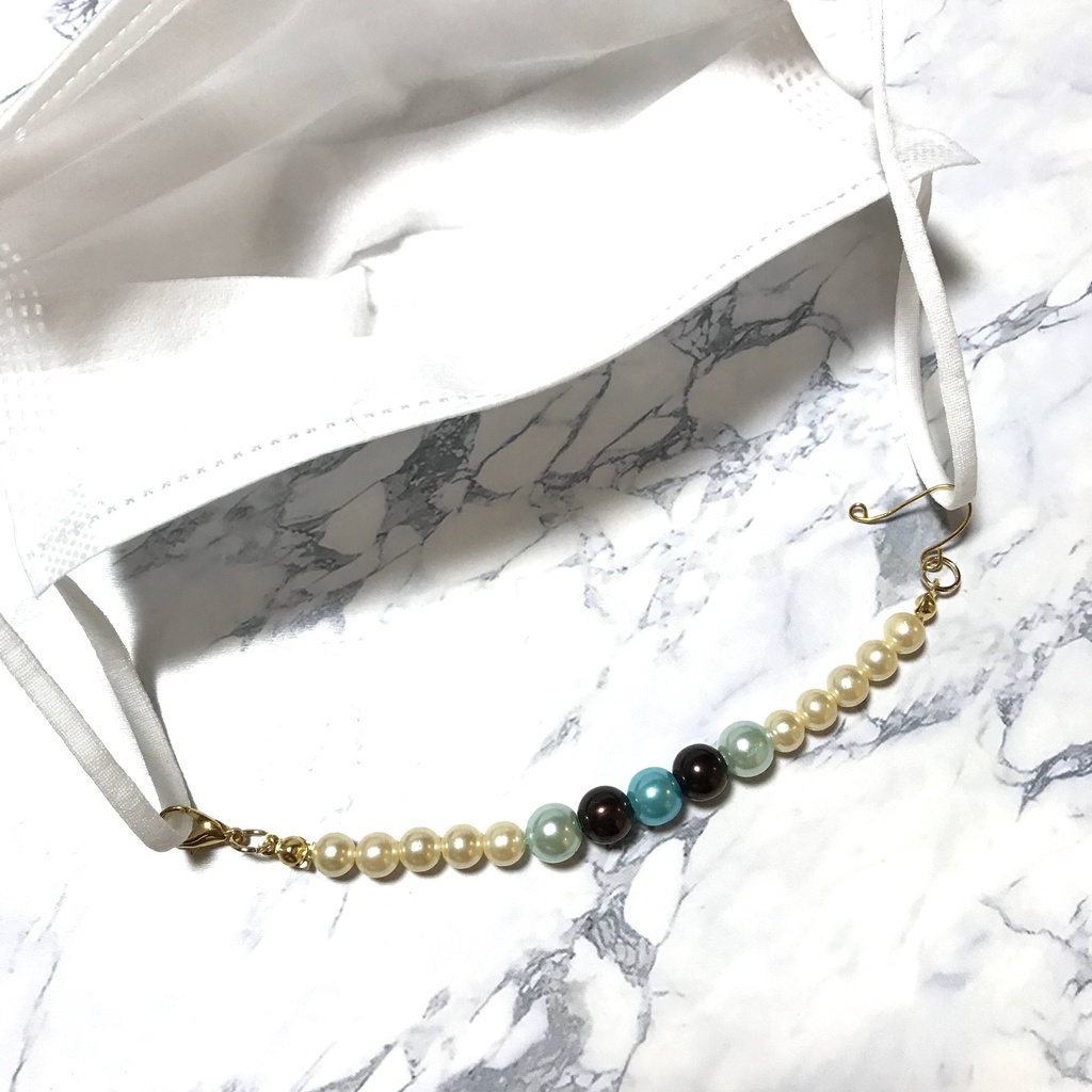 送料込み⭐︎チョコミントカラーのパールのマスク留め