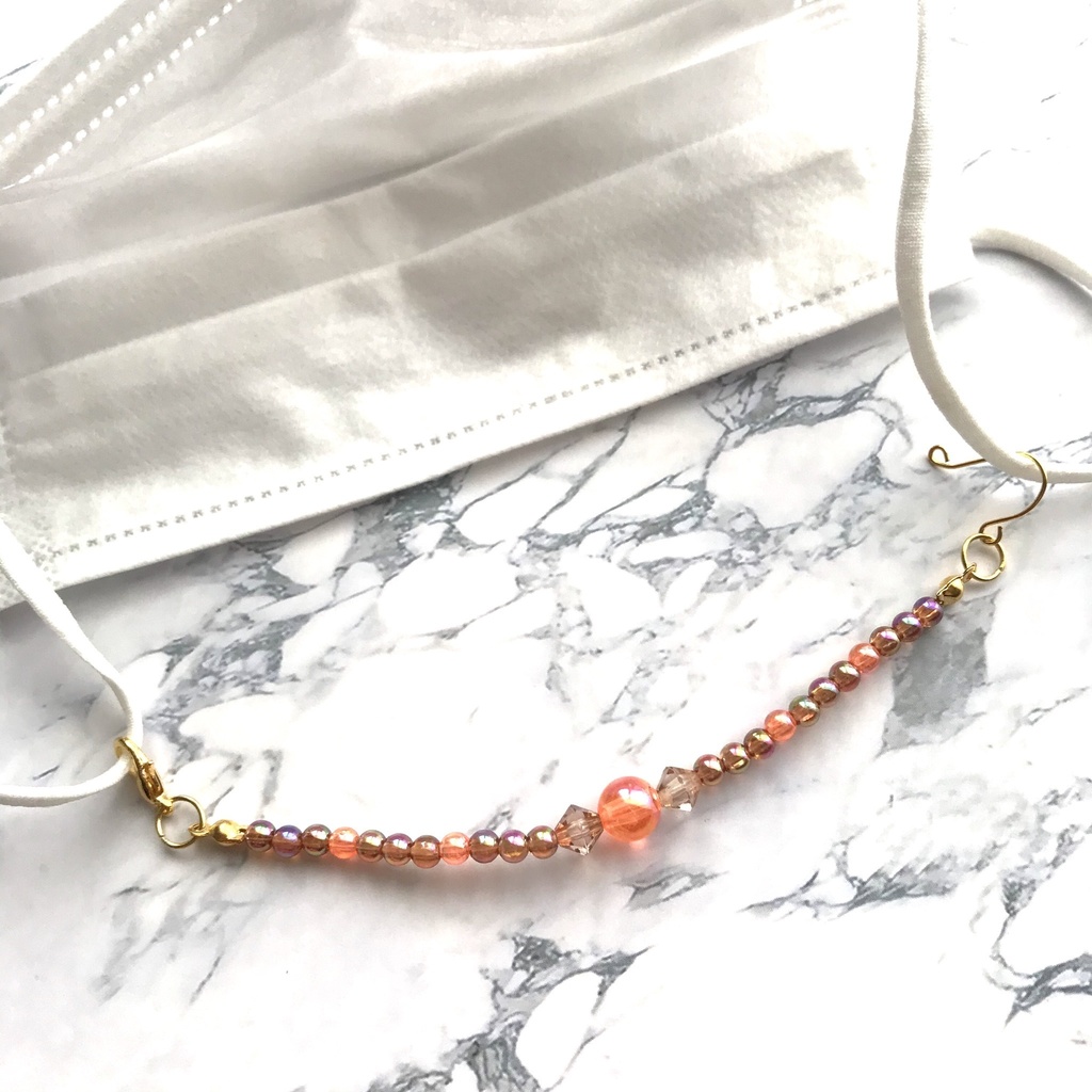 送料込み⭐︎ブラウンとオレンジのビーズのマスク留め