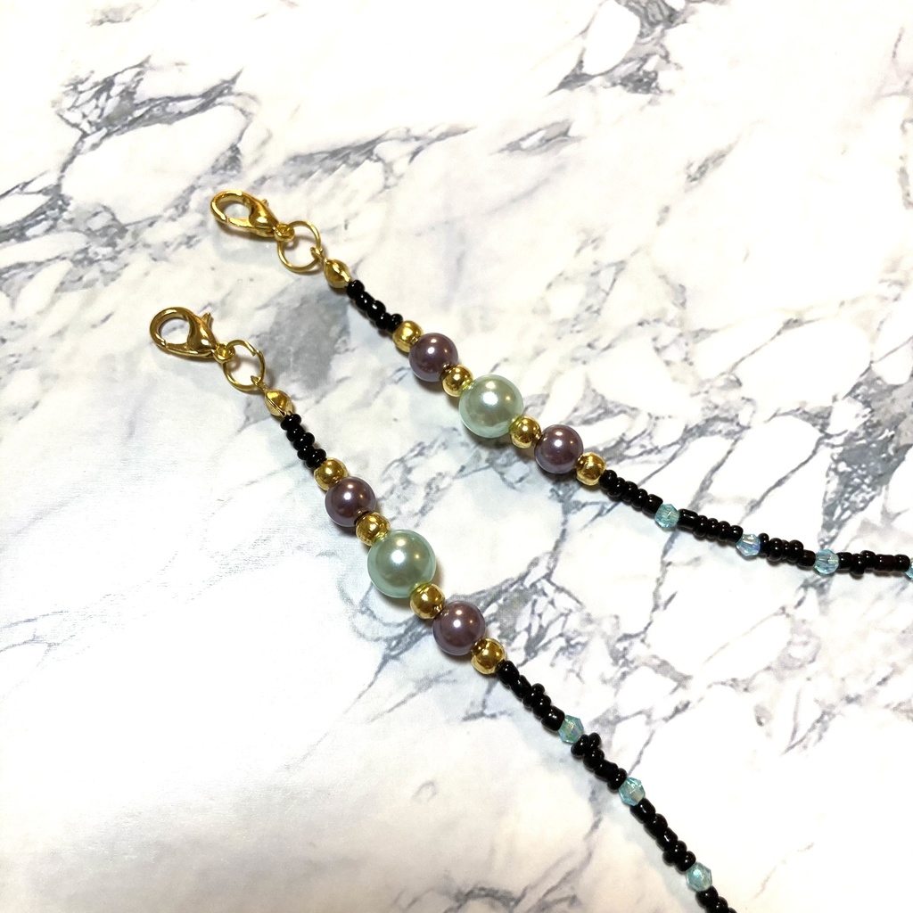 送料込み☆黒と水色系ビーズのマスクチェーン