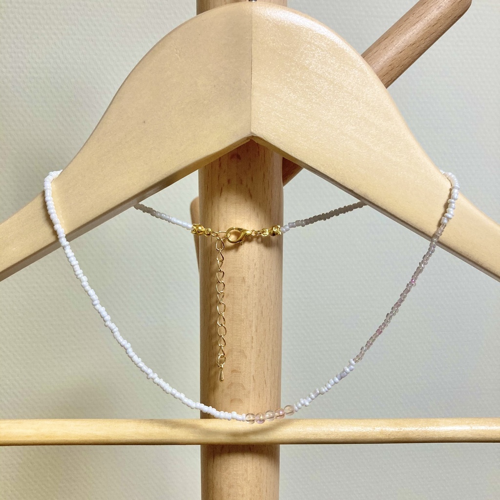 送料込み☆白とクリアのビーズネックレス