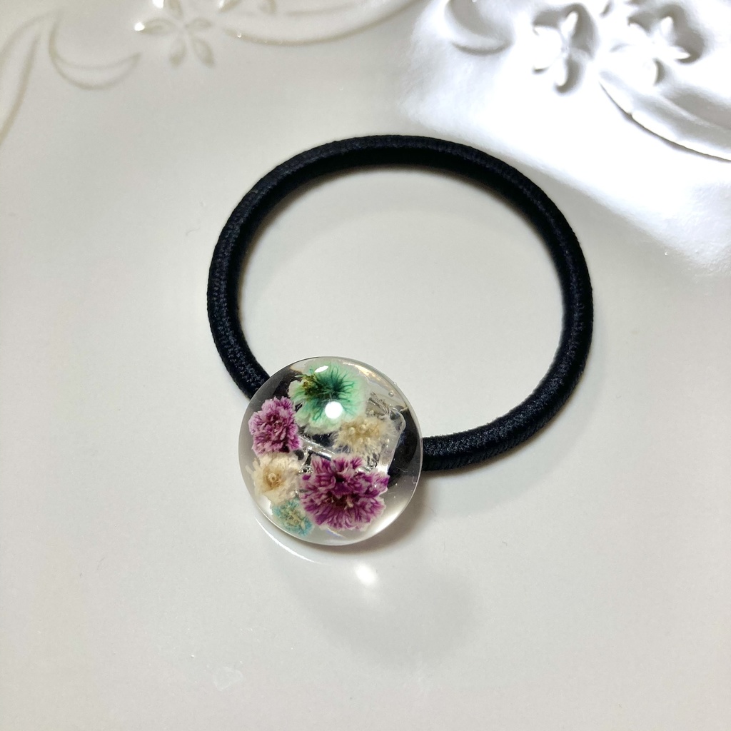 【1030】ブルーグレー かすみ草×ユーフォルビア　レジンヘアゴム 1030】ブルーグレー かすみ草×ユーフォルビア レジンヘアゴム