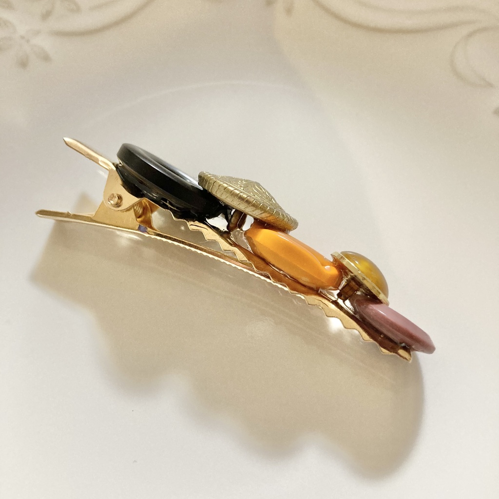 送料込み⭐︎ハロウィンカラーのボタンヘアクリップ