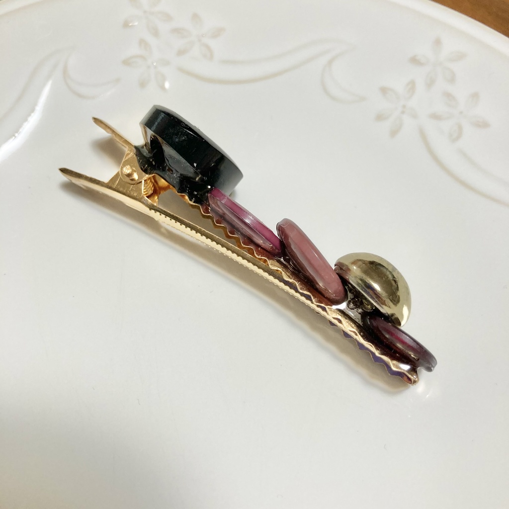 訳あり品 紫×黒のレトロボタンヘアクリップ