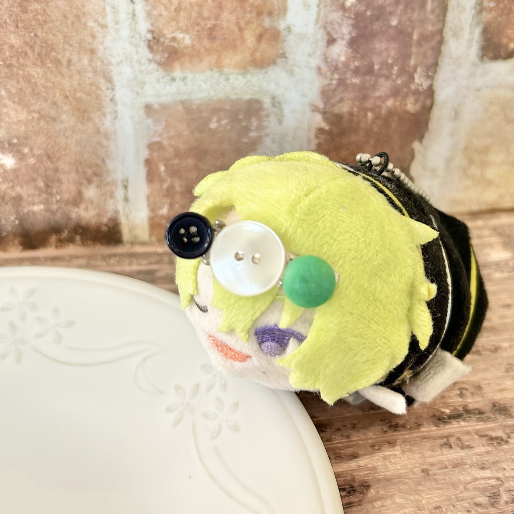 送料込み⭐︎ぬいちゃん用ボタンヘアクリップ2こセット