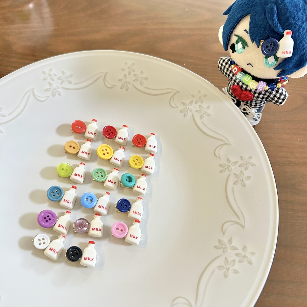 送料込み⭐︎ぬいちゃん用ミルクボタンヘアクリップ