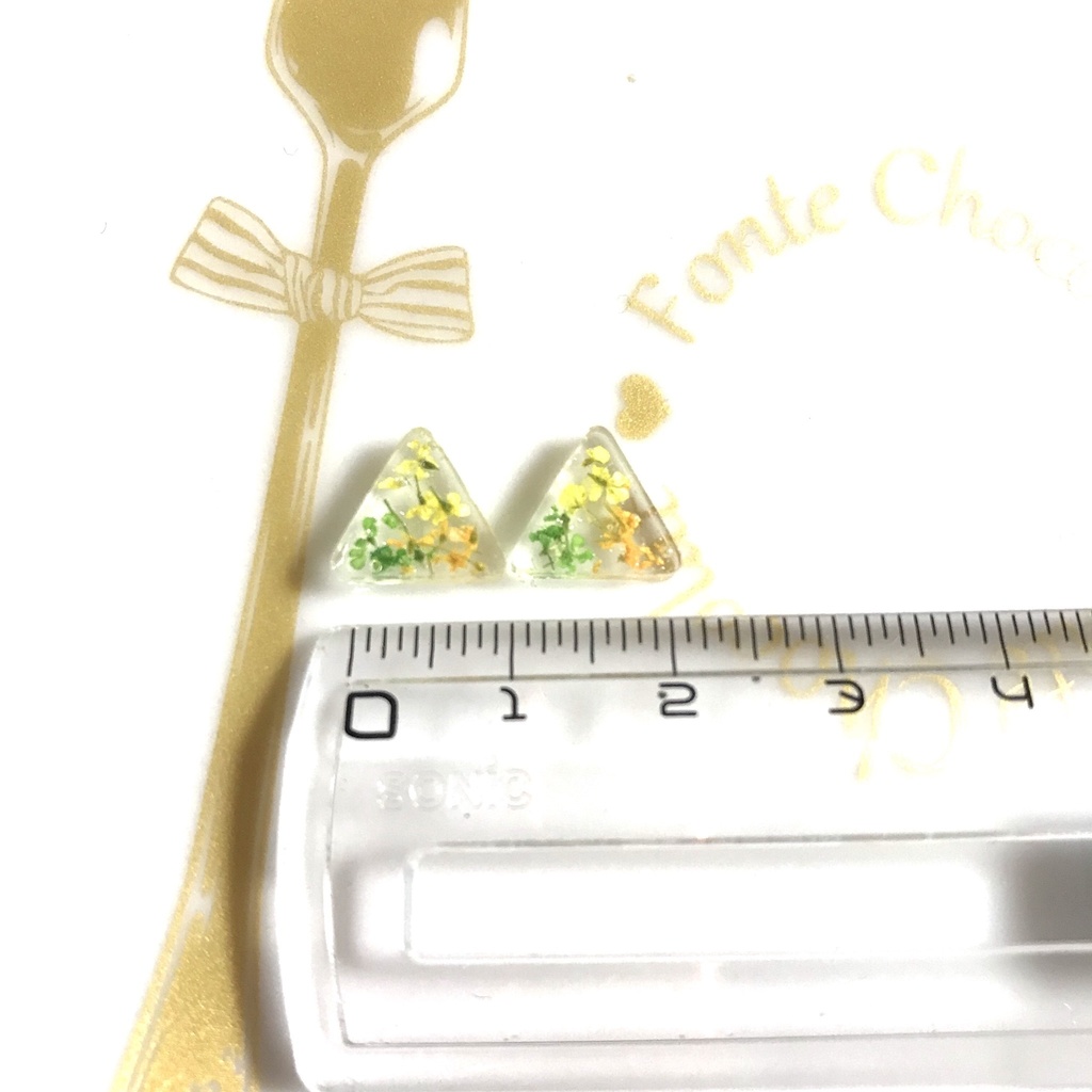 送料込み☆三角のカラフルドライフラワーピアス