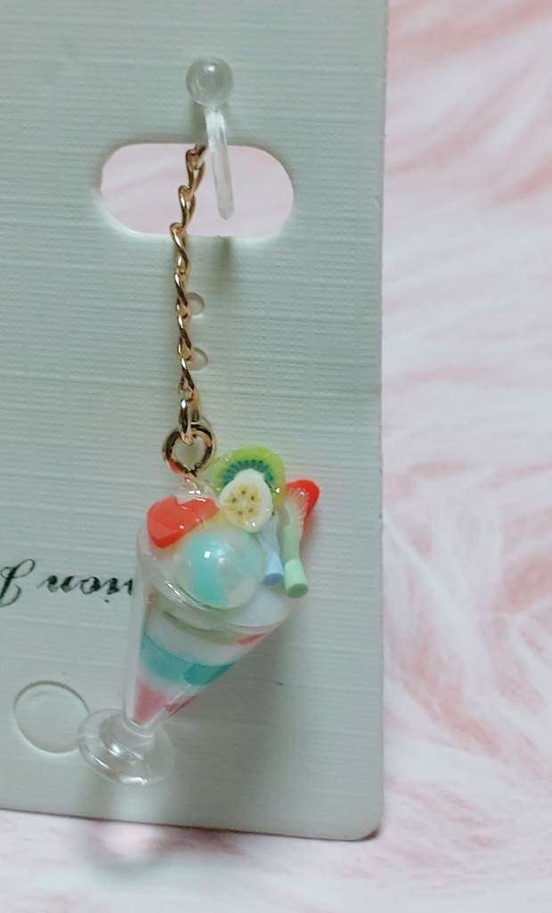 轟出イメージパフェ片耳アクセサリー