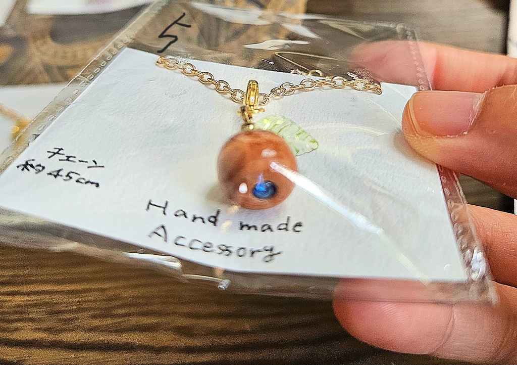 『りんごのネックレス』