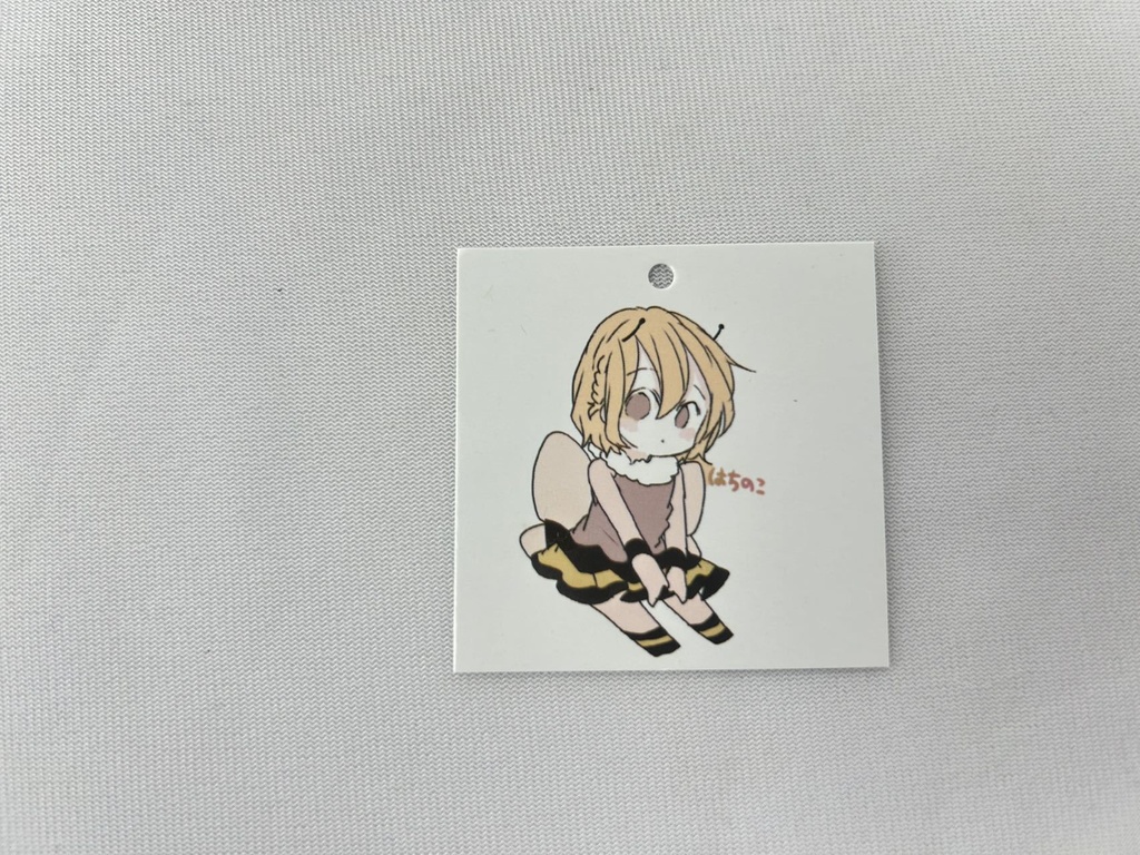 紙タグ　はちのこ