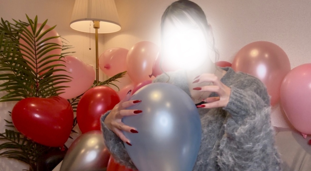 メタリック風船膨らまし、爪割り🎈