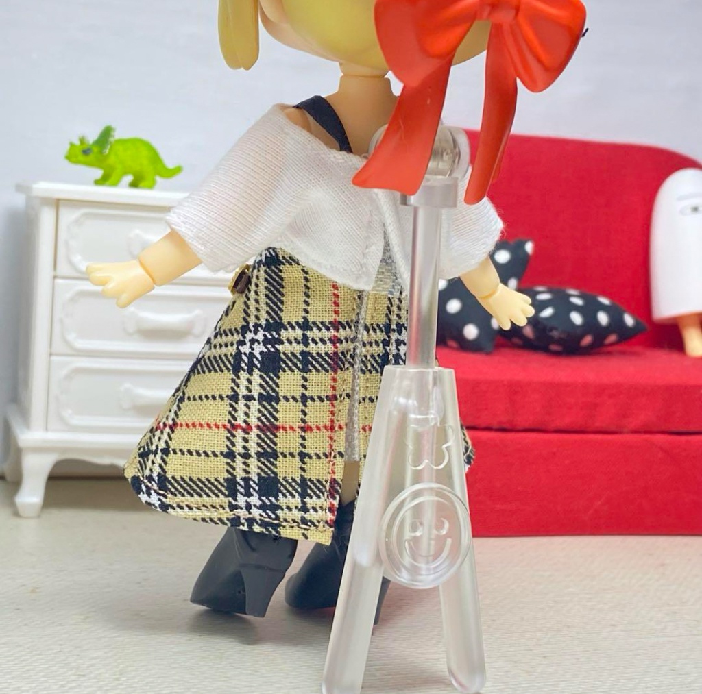 肩出しショートTシャツ&巻き風スカート(ベージュチェック)