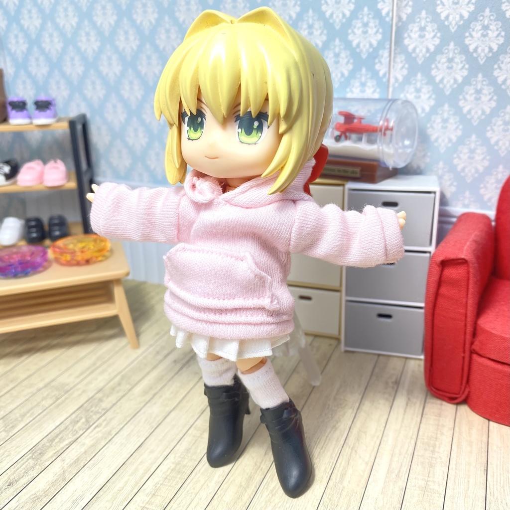 フード(フェイク)付きパーカー(ピンク)&プリーツスカート(白)セット