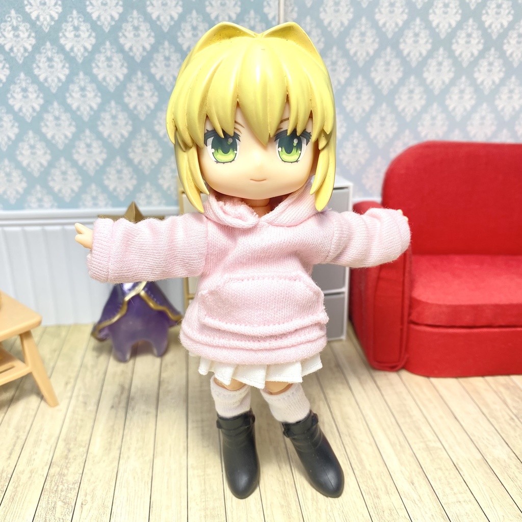 フード(フェイク)付きパーカー(ピンク)&プリーツスカート(白)セット