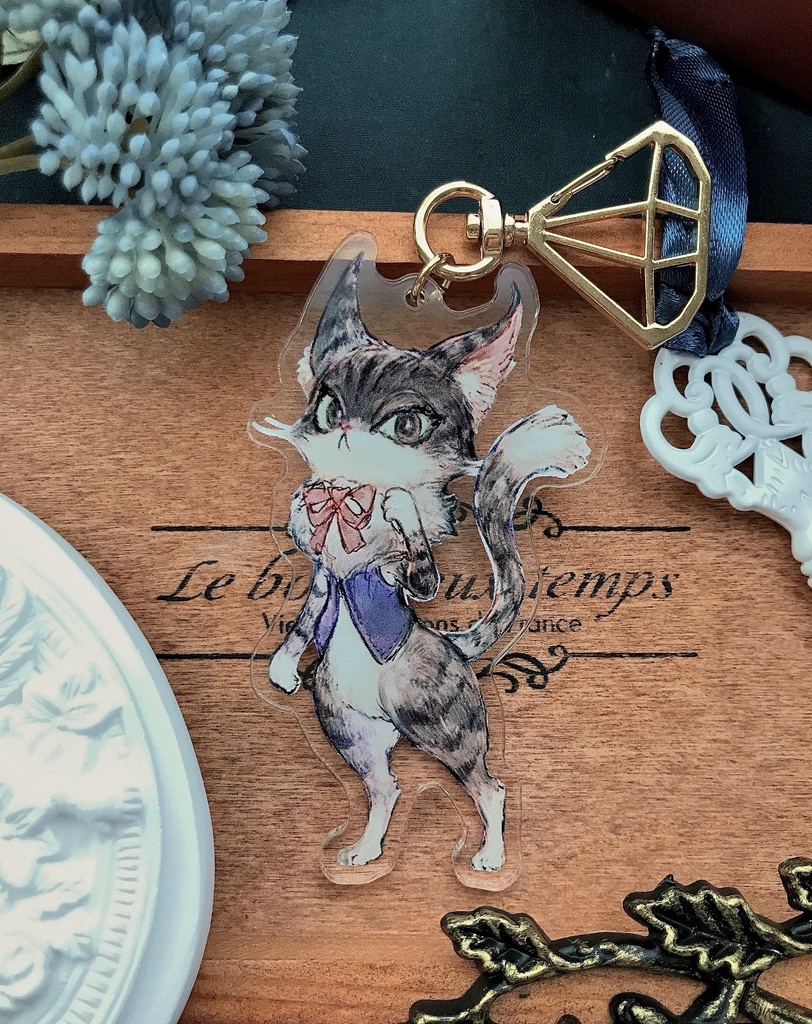 アクリルキーホルダー（リボンの猫）