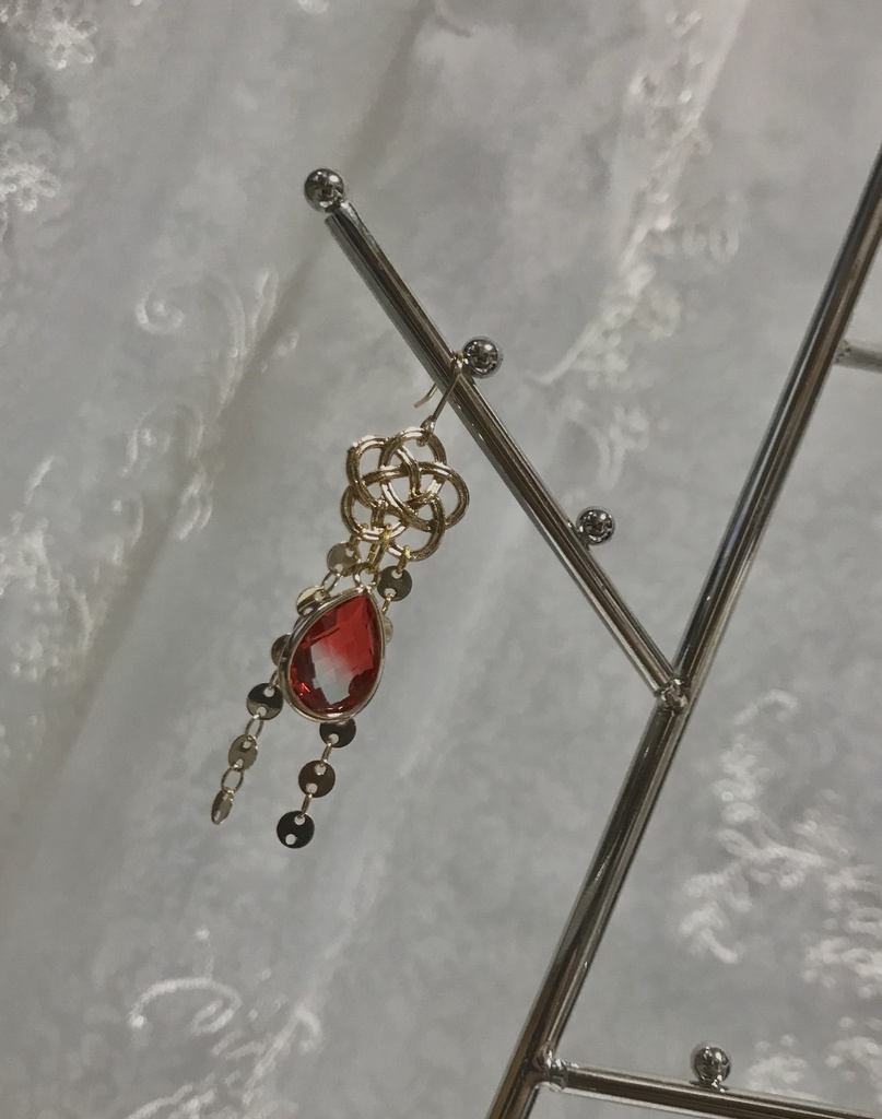 音柱モチーフ片耳ピアス