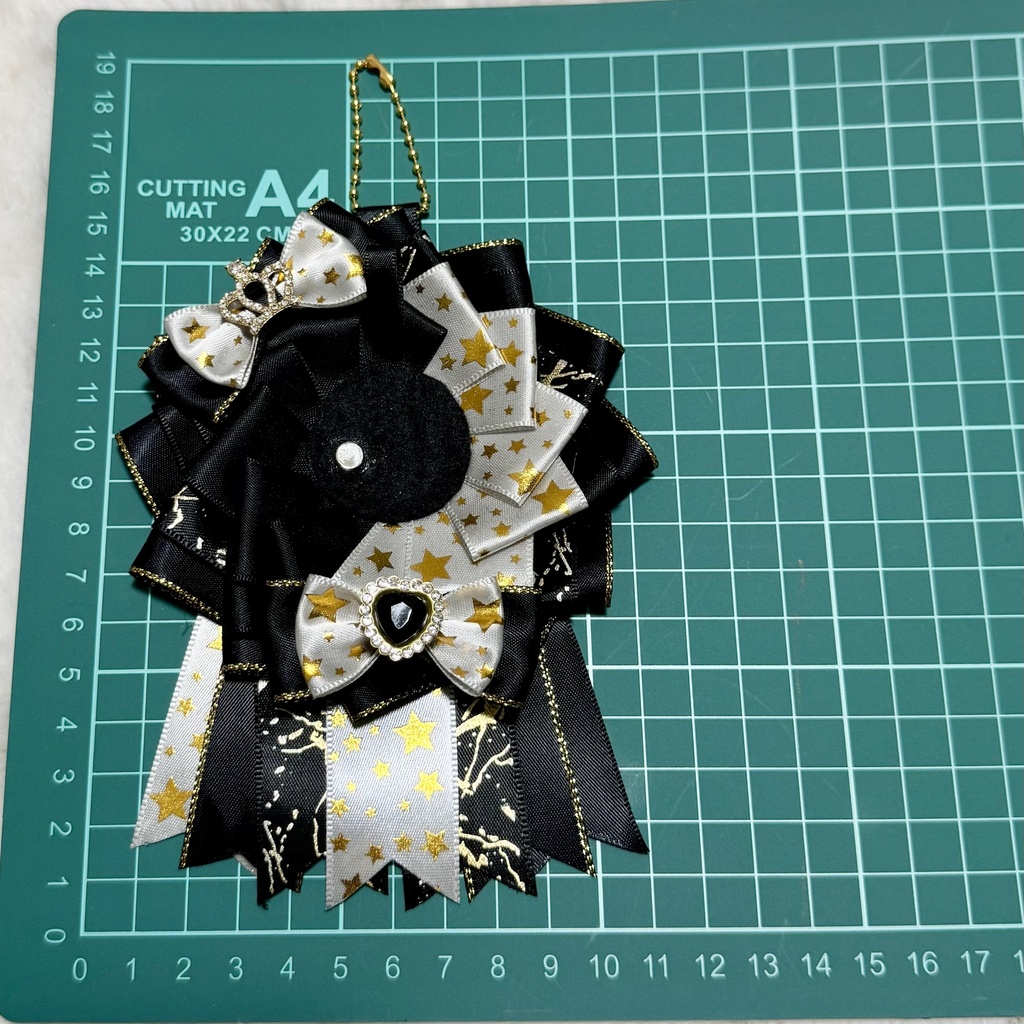 【54〜57mm対応】ブラック×ホワイト 星柄&王冠 痛ロゼット